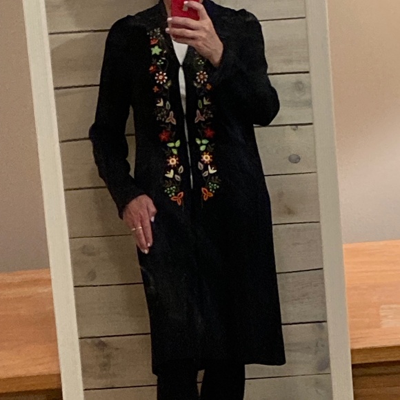 Embroidered long black Jacket - Picture 2 of 2